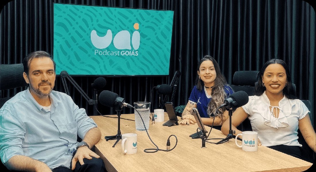 Gravação no estúdio do Uai Podcast Goiás