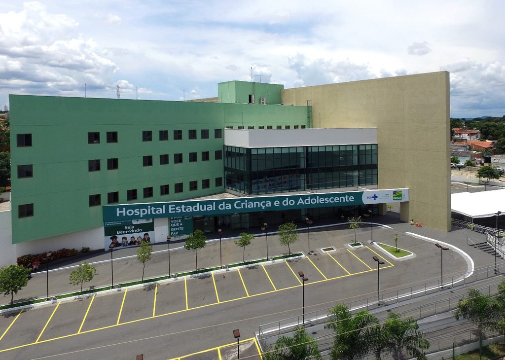 Fachada do Hospital Estadual da Criança e do Adolescente, em Goiânia
