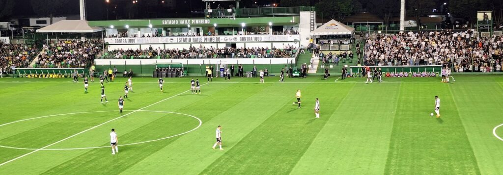 Estádio Hailé Pinheiro, a Serrinha, casa do Goiás em Goiânia