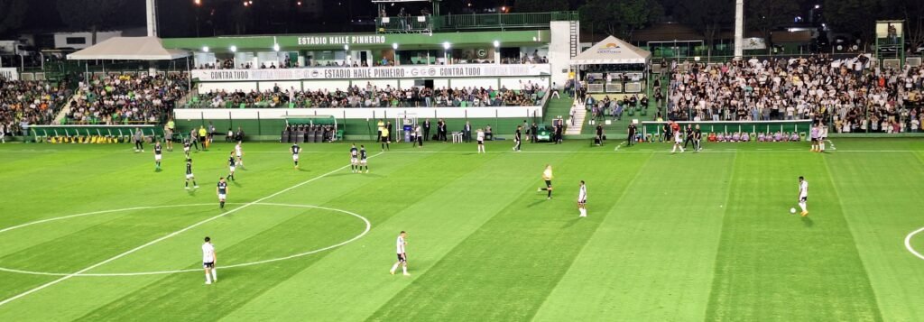 Estádio Hailé Pinheiro, a Serrinha, em Goiânia, onde o Goiás recebe o Náutico pela Série B