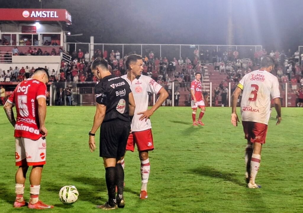Estádio Onésio Brasileiro Alvarenga, o OBA, casa do Vila Nova em Goiânia