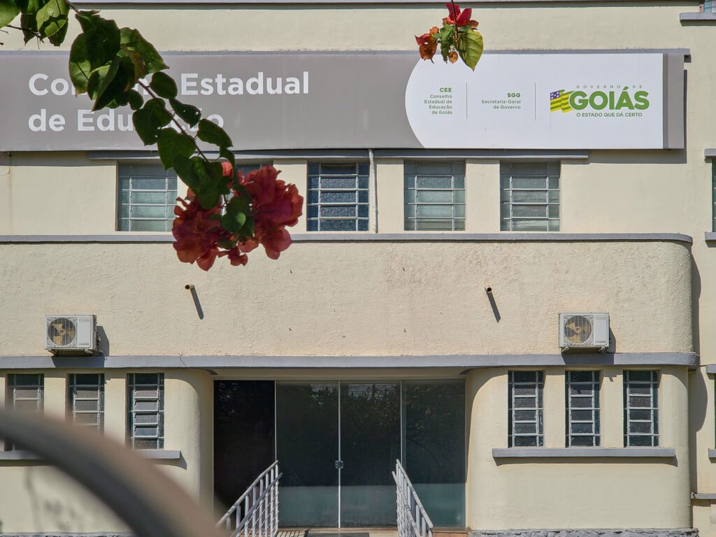 Fachada do Colégio Estadual José Carlos de Almeida, em Goiânia, fotografia de arquivo de 2025