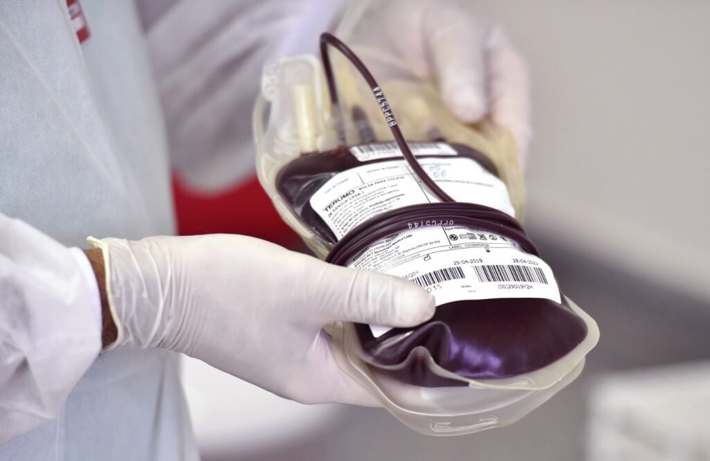 Bolsa de sangue coletada em hemocentro; Hemocentro de Jataí pede doações