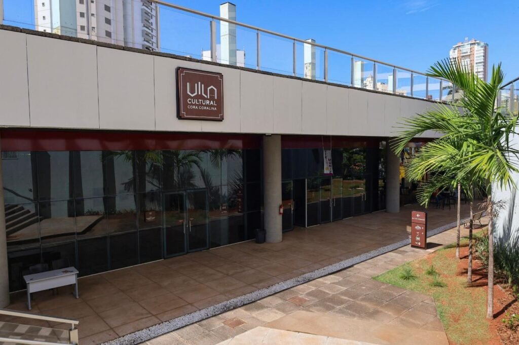 Fachada revitalizada da Vila Cultural Cora Coralina, no Centro de Goiânia