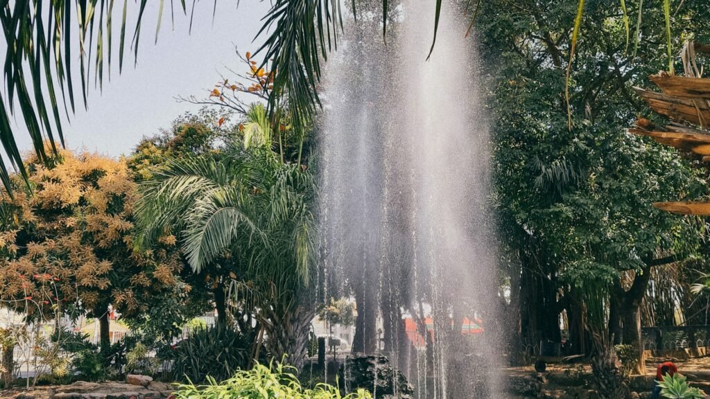 Praça com chafariz em Caldas Novas, cidade que abriu concurso para a Guarda Civil Municipal