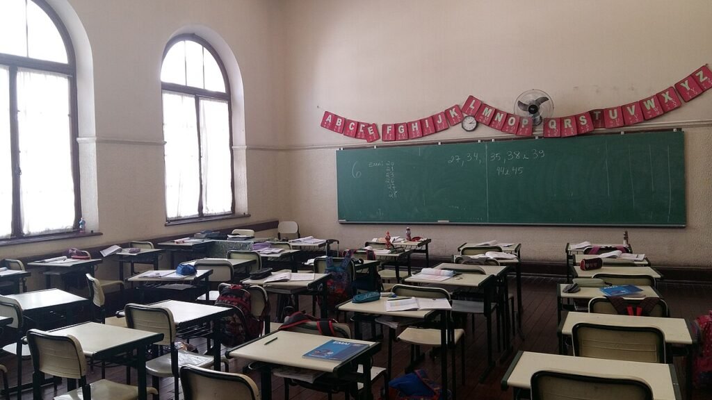 Sala de aula de escola estadual em São Paulo, fotografia de arquivo de 2016; imagem ilustrativa para notícia sobre professores temporários